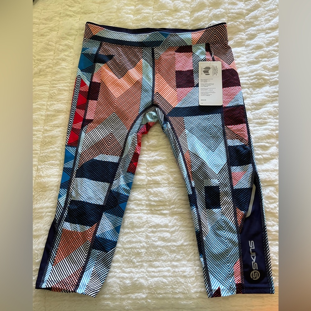 Skins compression capri leggings